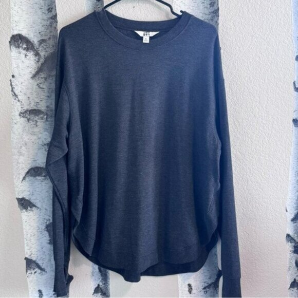Curved hem Sweater - Picture 1 of 6